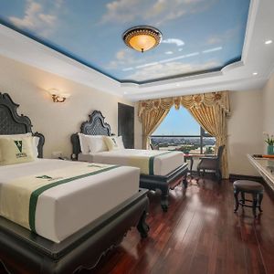 Deluxe Twin Room City View